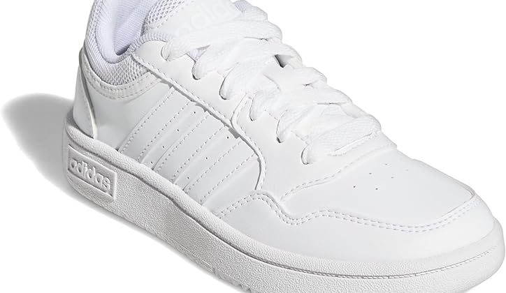 Descubre la comodidad y estilo las zapatillas adidas Hoops para niños, disponibles en tallas del 28 al 40