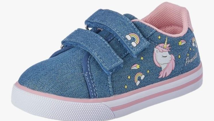 La combinación perfecta de comodidad y moda: zapatillas Chicco con doble cierre para niña